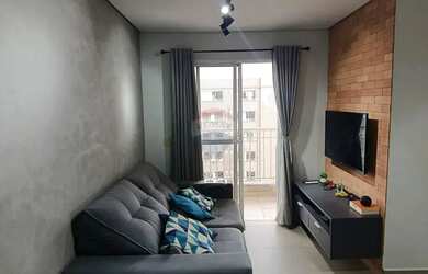 Imagem: O apartamento possui 2 Dormitórios, 1 Banheiro, 1 Vaga na garagem