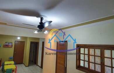 Imagem: A casa possui 3 Dormitórios, 2 Banheiros, 2 Vagas na garagem