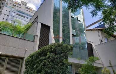 Imagem: O depósito possui 5 Vagas na garagem, 1200m² de Área e Imóvel