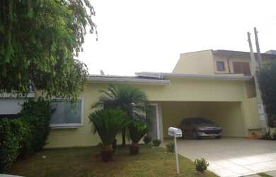 Imagem: A casa em condomínio possui 3 Dormitórios, 3 Banheiros, 4