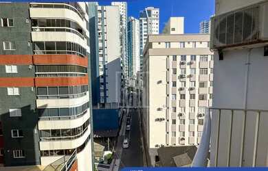 Imagem 10: Apartamento Aluguel prédio frente mar R$3.800 3 suítes com Vista Mar Parcial