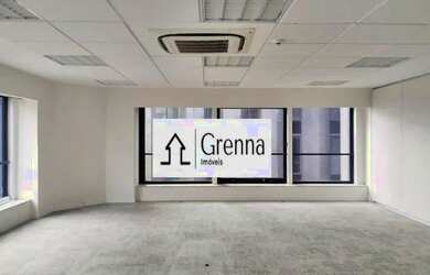 Imagem: O depósito possui 3 Vagas na garagem, 400m² de Área e está