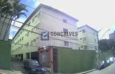 Imagem: O apartamento possui 1 Dormitório, 1 Banheiro, 1 Vaga na garagem