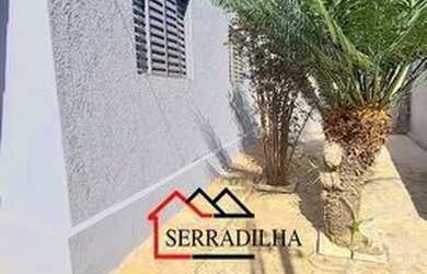 Imagem: A casa possui 3 Dormitórios, 1 Banheiro, 4 Vagas na garagem