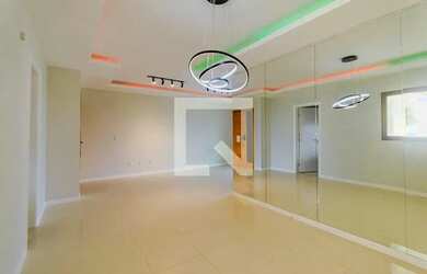 Imagem: O apartamento possui 4 Dormitórios, 4 Banheiros, 2 Vagas na