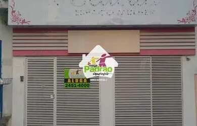 Imagem: A casa possui 3 Dormitórios, 1 Banheiro, 2 Vagas na garagem