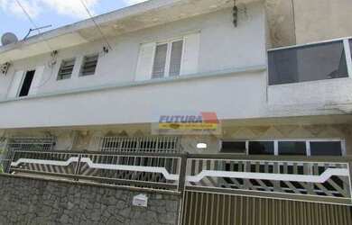 Imagem: A casa possui 3 Dormitórios, 2 Banheiros, 1 Vaga na garagem