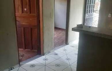 Imagem: A casa possui 2 Dormitórios, 1 Banheiro e está localizado