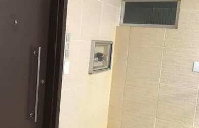 Imagem: O apartamento possui 3 Dormitórios, 1 Banheiro, 1 Vaga na garagem