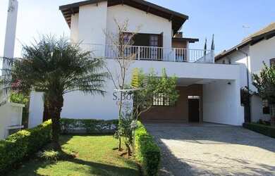 Imagem: A casa em condomínio possui 5 Dormitórios, 5 Banheiros, 3