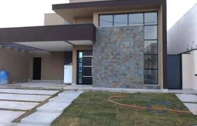 Imagem: A casa em condomínio possui 3 Dormitórios, 3 Banheiros, 2