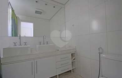 Imagem 12: Alto de Pinheiros. Piscina, Churrasqueira, Ar-condicionadoeLareira