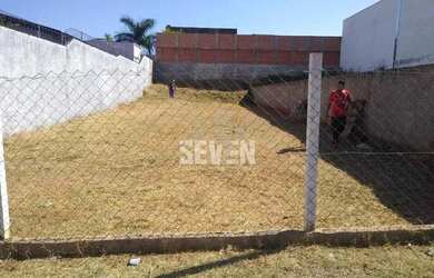 Imagem: O terreno possui 340m² de Área e está localizado em Parque