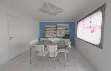 Imagem 10: CASA COM PISCINA. Piscina, Churrasqueira, Guarda roupae402m² de Área