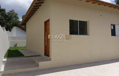 Imagem: A casa possui 4 Dormitórios, 2 Banheiros, 96m² de Área e