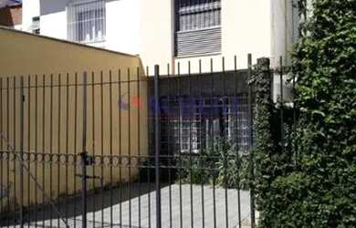 Imagem: A casa possui 5 Dormitórios, 3 Banheiros, 2 Vagas na garagem