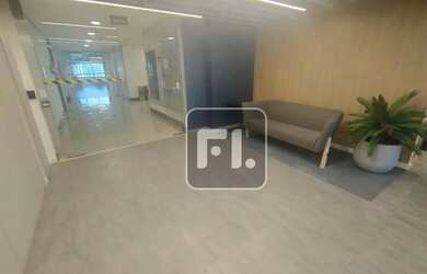 Imagem: O depósito possui 5 Vagas na garagem, 1.207m² de Área e