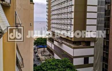 Imagem 1: Rua Xavier de Silveira - 3 Quartos (suite) - Frente - andar alto - vista praia - Oportunid