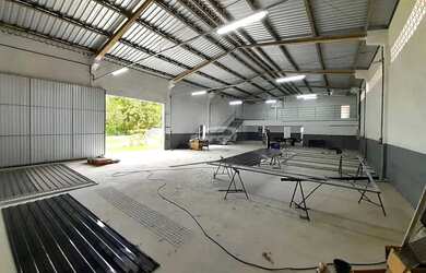 Imagem 7: Galpão industrial com pé-direito alto disponível para locação no...