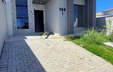 Imagem: A casa possui 3 Dormitórios, 2 Banheiros, 2 Vagas na garagem