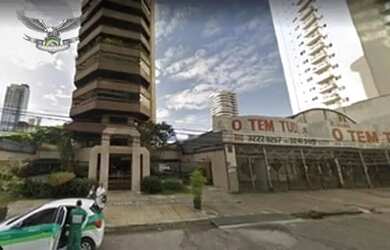 Imagem: O apartamento possui 4 Dormitórios, 1 Banheiro, 3 Vagas na