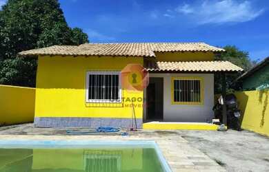 Imagem: A casa possui 2 Dormitórios, 1 Banheiro, 2 Vagas na garagem