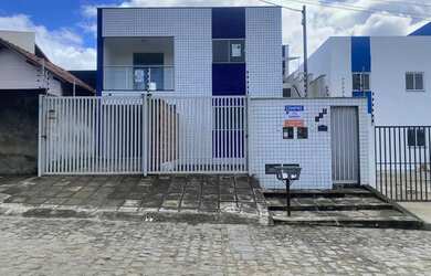 Imagem: O apartamento possui 3 Dormitórios, 1 Banheiro, 1 Vaga na garagem