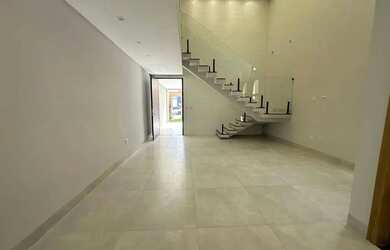 Imagem 5: Luxuoso sobrado com três suítes e piscina no Jardim Atlântico