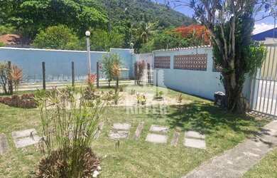 Imagem: A casa possui 4 Dormitórios, 3 Banheiros, 2 Vagas na garagem