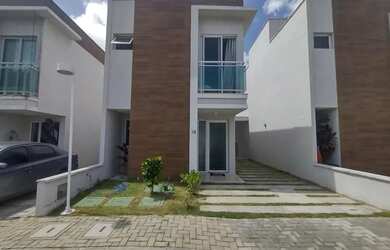 Imagem: A casa possui 3 Dormitórios, 3 Banheiros, 2 Vagas na garagem