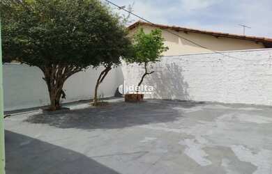 Imagem 12: Casa residencial com 3 quartos disponível para locação no bairro Tubalina...