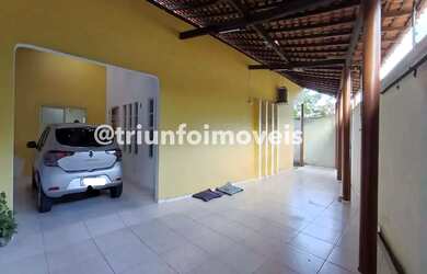 Imagem: A casa possui 4 Dormitórios, 1 Banheiro, 4 Vagas na garagem