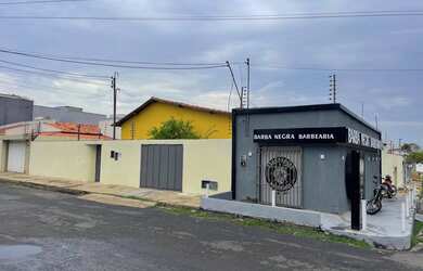 Imagem: A casa possui 5 Dormitórios, 5 Banheiros, 5 Vagas na garagem