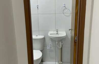 Imagem: O apartamento possui 2 Dormitórios, 1 Banheiro, 2 Vagas na