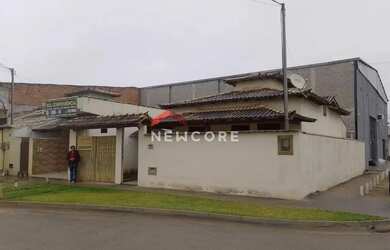 Imagem: A casa possui 2 Dormitórios, 2 Banheiros, 3 Vagas na garagem