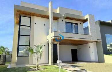 Imagem: A casa em condomínio possui 4 Dormitórios, 4 Banheiros, 4