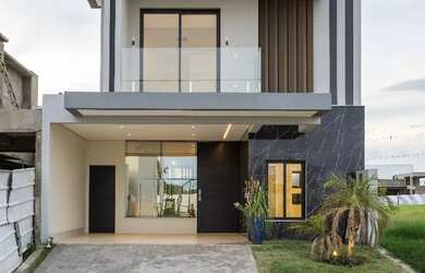 Imagem: A casa em condomínio possui 4 Dormitórios, 4 Banheiros, 2