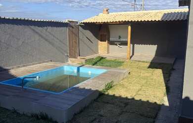 Imagem 6: Casa na 87 esquina meio terreno com piscina e churrasqueira