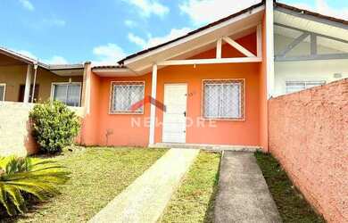 Imagem: A casa possui 2 Dormitórios, 1 Banheiro, 2 Vagas na garagem