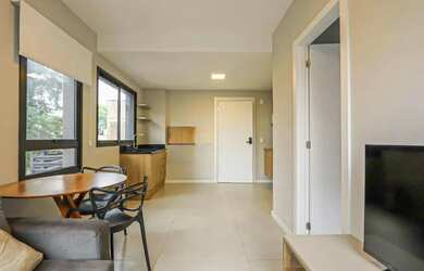 Imagem: O apartamento possui 1 Dormitório, 1 Banheiro, 55m² de Área