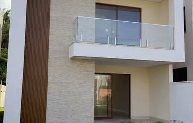 Imagem: A casa em condomínio possui 4 Dormitórios, 4 Banheiros, 2