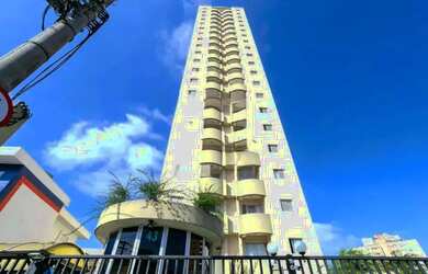 Imagem: O apartamento possui 1 Dormitório, 1 Banheiro, 1 Vaga na garagem