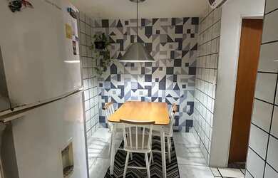 Imagem: A casa possui 2 Dormitórios, 1 Banheiro, 1 Vaga na garagem