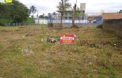 Imagem: O terreno possui 835m² de Área e está localizado em Penha