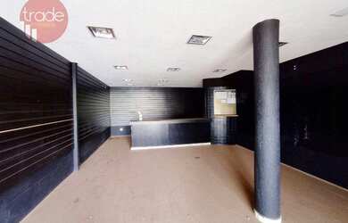 Imagem: O depósito possui 3 Vagas na garagem e 136m² de Área e está