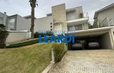 Imagem: A casa em condomínio possui 3 Dormitórios, 3 Banheiros, 2