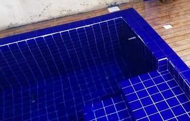 Imagem: A casa possui 1 Dormitório, 1 Banheiro e está localizado