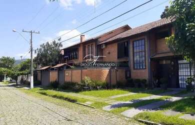 Imagem: A casa possui 5 Dormitórios, 5 Banheiros, 5 Vagas na garagem