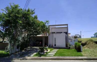 Imagem: A casa em condomínio possui 3 Dormitórios, 3 Banheiros, 4