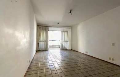 Imagem: O apartamento possui 5 Dormitórios, 4 Banheiros, 2 Vagas na